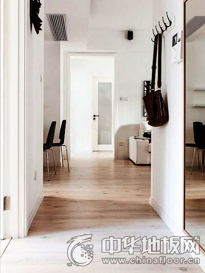 現代風格客廳灰色木地板家裝效果圖     復合木地板圖片