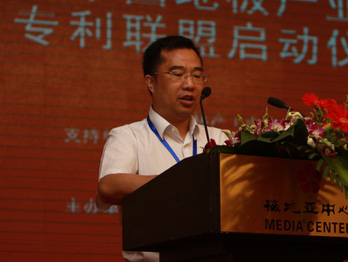 柏金地板董事長(zhǎng)何貽信
柏金地板董事長(zhǎng)何貽信